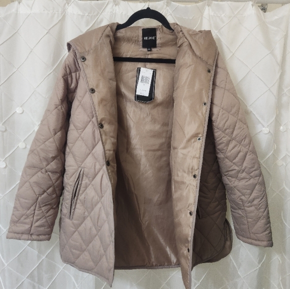 Quilted Hooded Jacket in Taupe - Picture 3 of 7